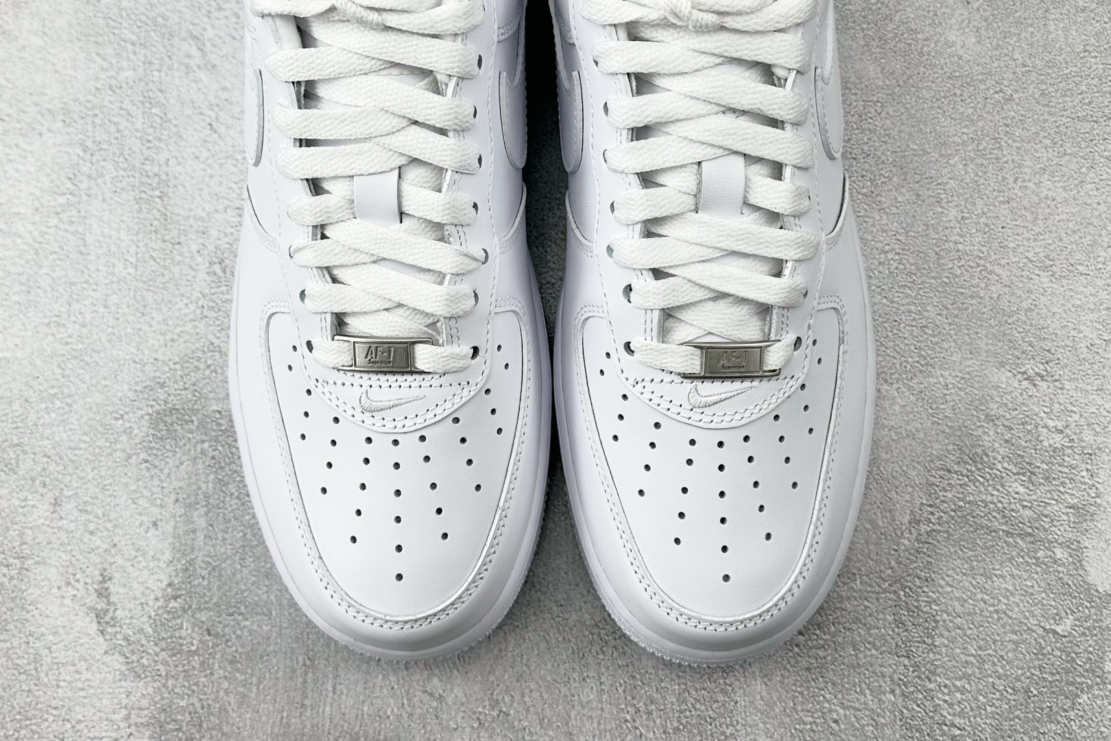 250 原厂皮 Supreme x Nike Air Force 1 ”box logo” 白色 CU9225-100