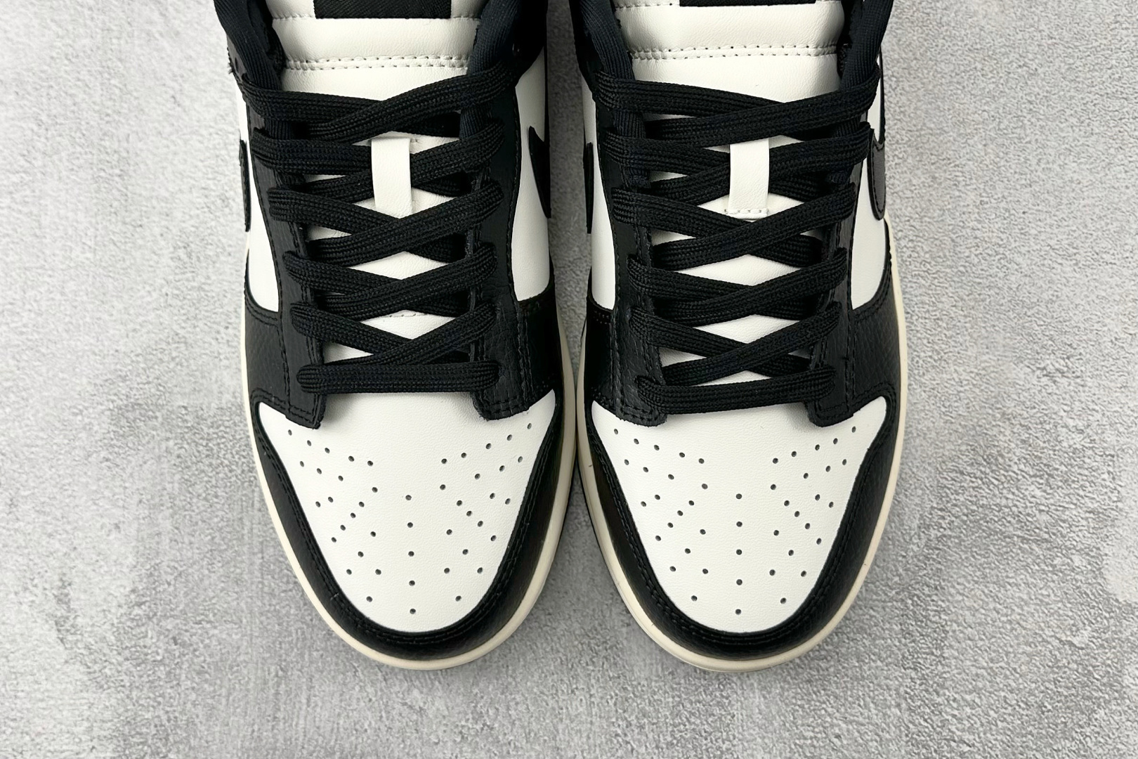 220 Nike Dunk Low 黑白色 HQ7487-100