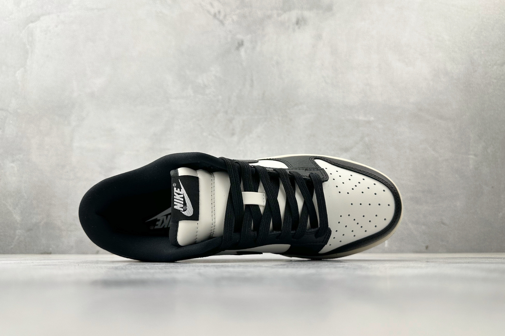 220 Nike Dunk Low 黑白色 HQ7487-100