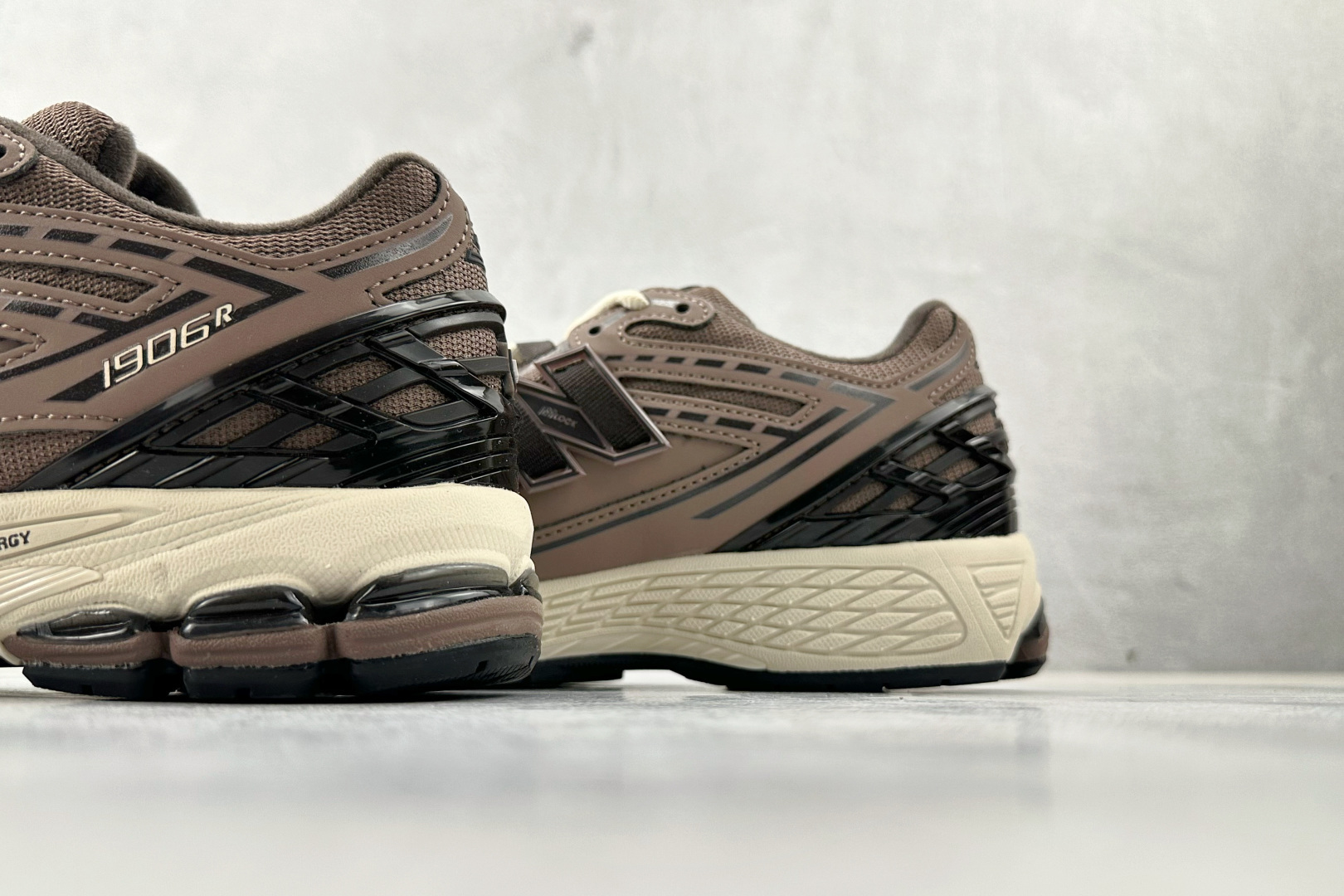 200 纯原出品 New Balance NB 1906R 棕色 U1906RWT