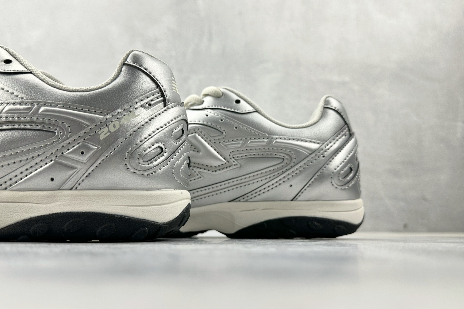 200 纯原出品 New Balance 204L银色 U204MMF