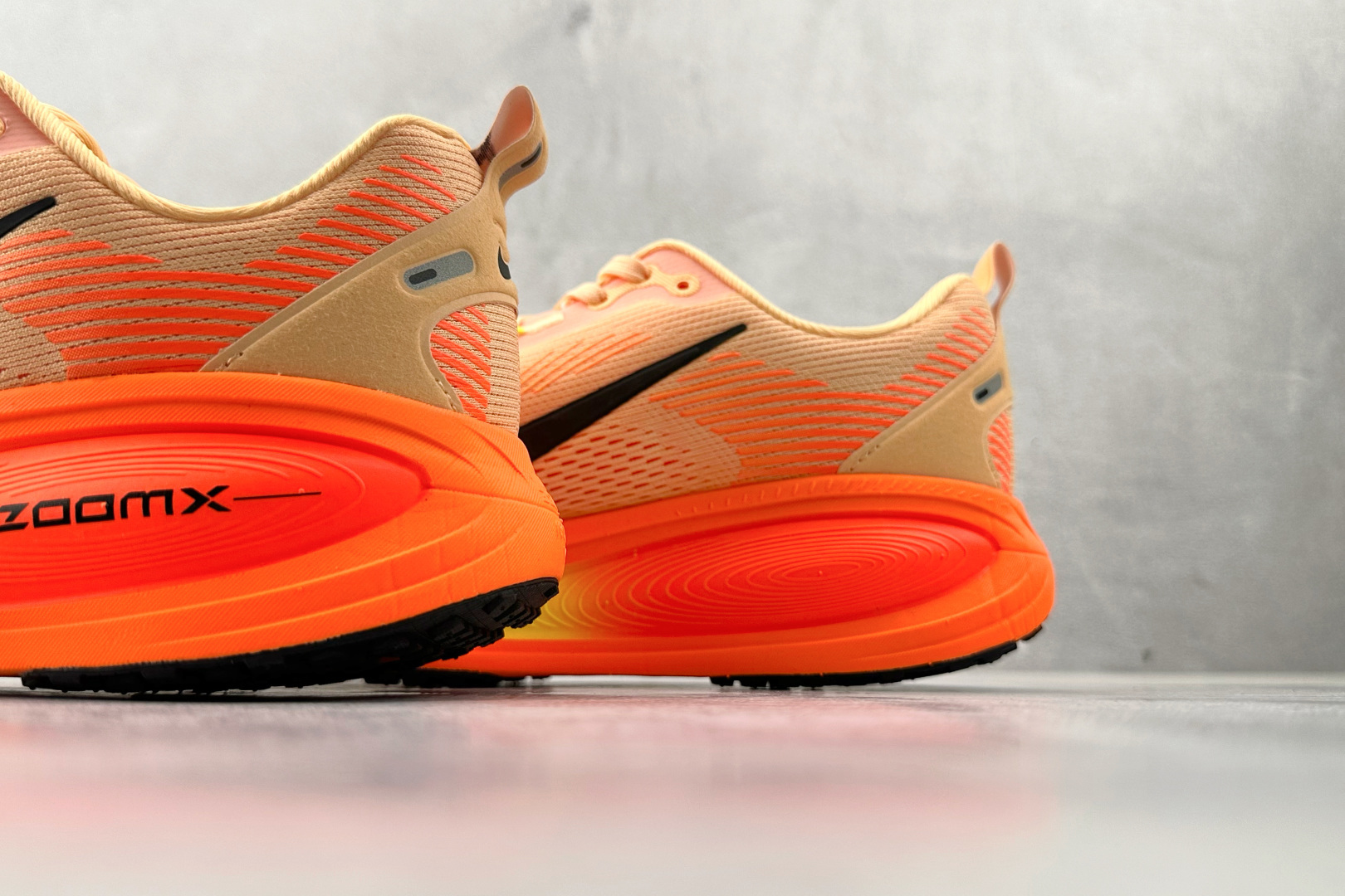 190 全套数据私模 Nike Vomero 18 橙色 HM6803-700