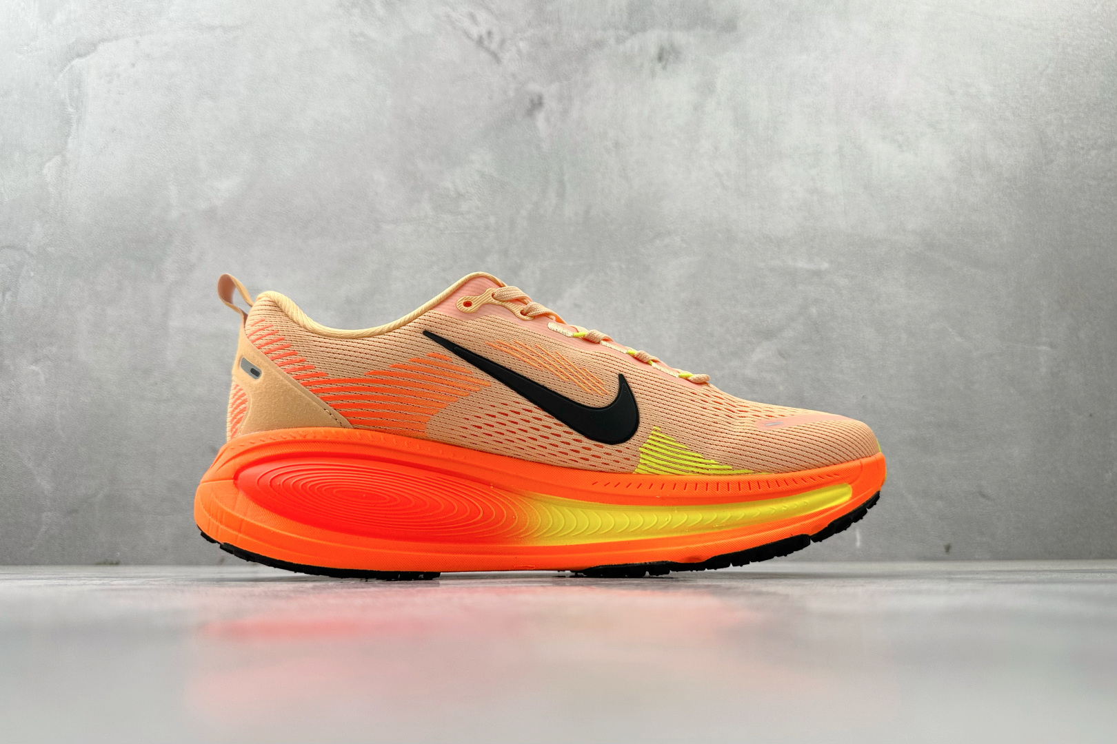 190 全套数据私模 Nike Vomero 18 橙色 HM6803-700