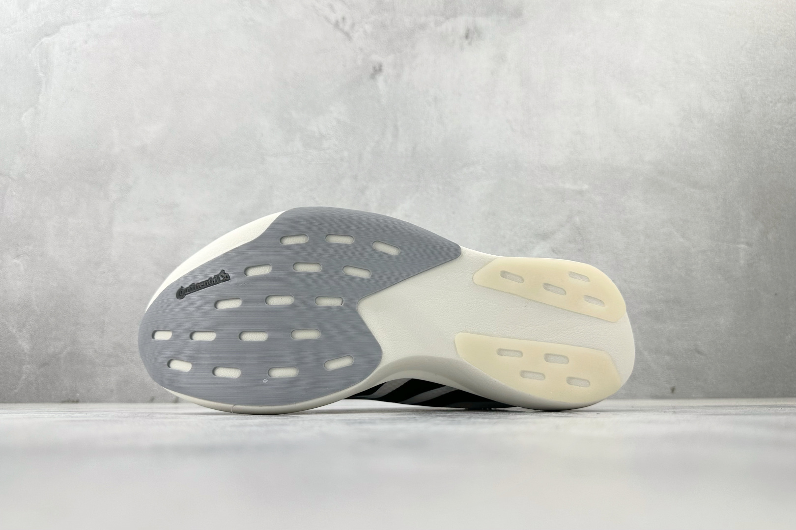 190 纯原 adidAdizero Evo SL 白黑 JR4736