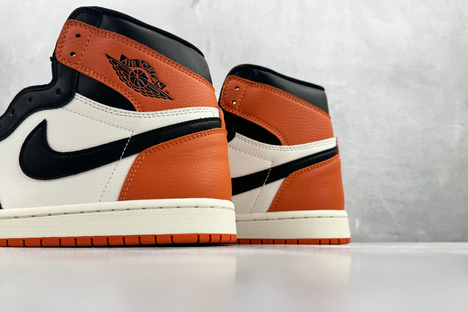230 Jordan Air Jordan 1 High 白黑橙 DZ5485-008