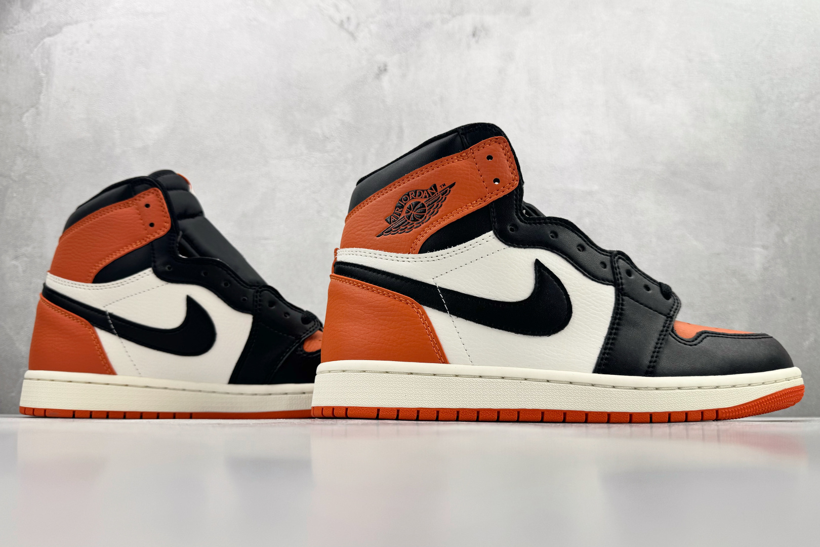 230 Jordan Air Jordan 1 High 白黑橙 DZ5485-008