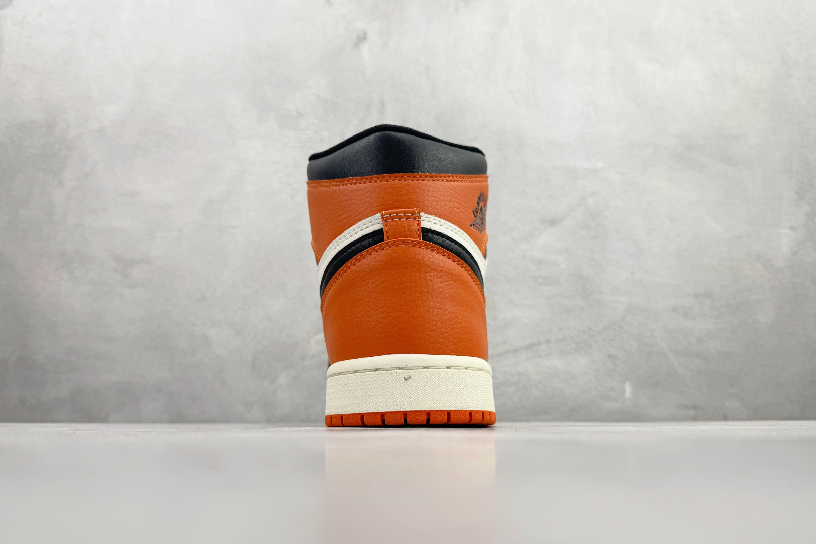 230 Jordan Air Jordan 1 High 白黑橙 DZ5485-008