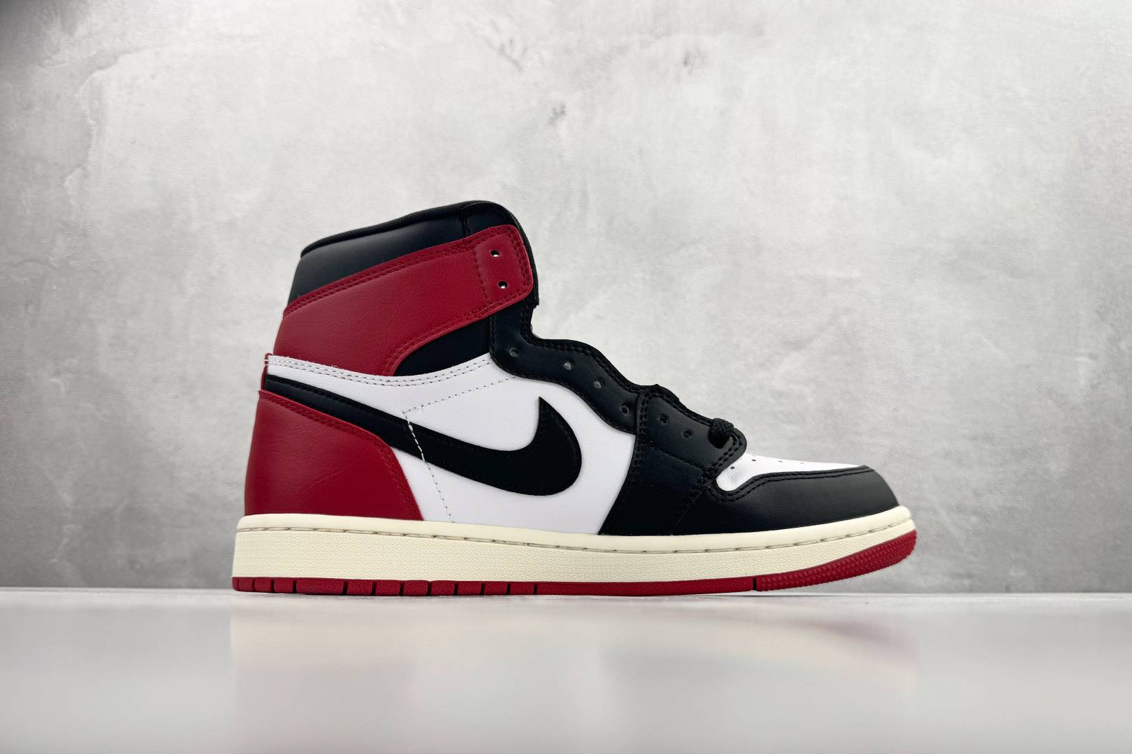 230 Jordan Air Jordan 1 High 红色 DZ5485-106