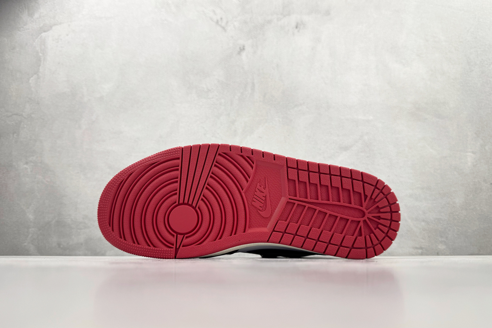 230 Jordan Air Jordan 1 High 红色 DZ5485-106