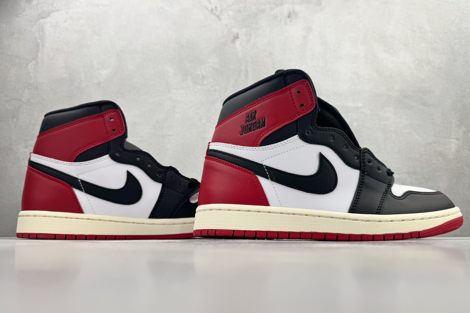 230 Jordan Air Jordan 1 High 红色 DZ5485-106