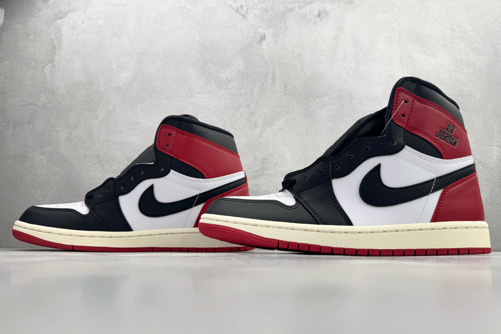 230 Jordan Air Jordan 1 High 红色 DZ5485-106