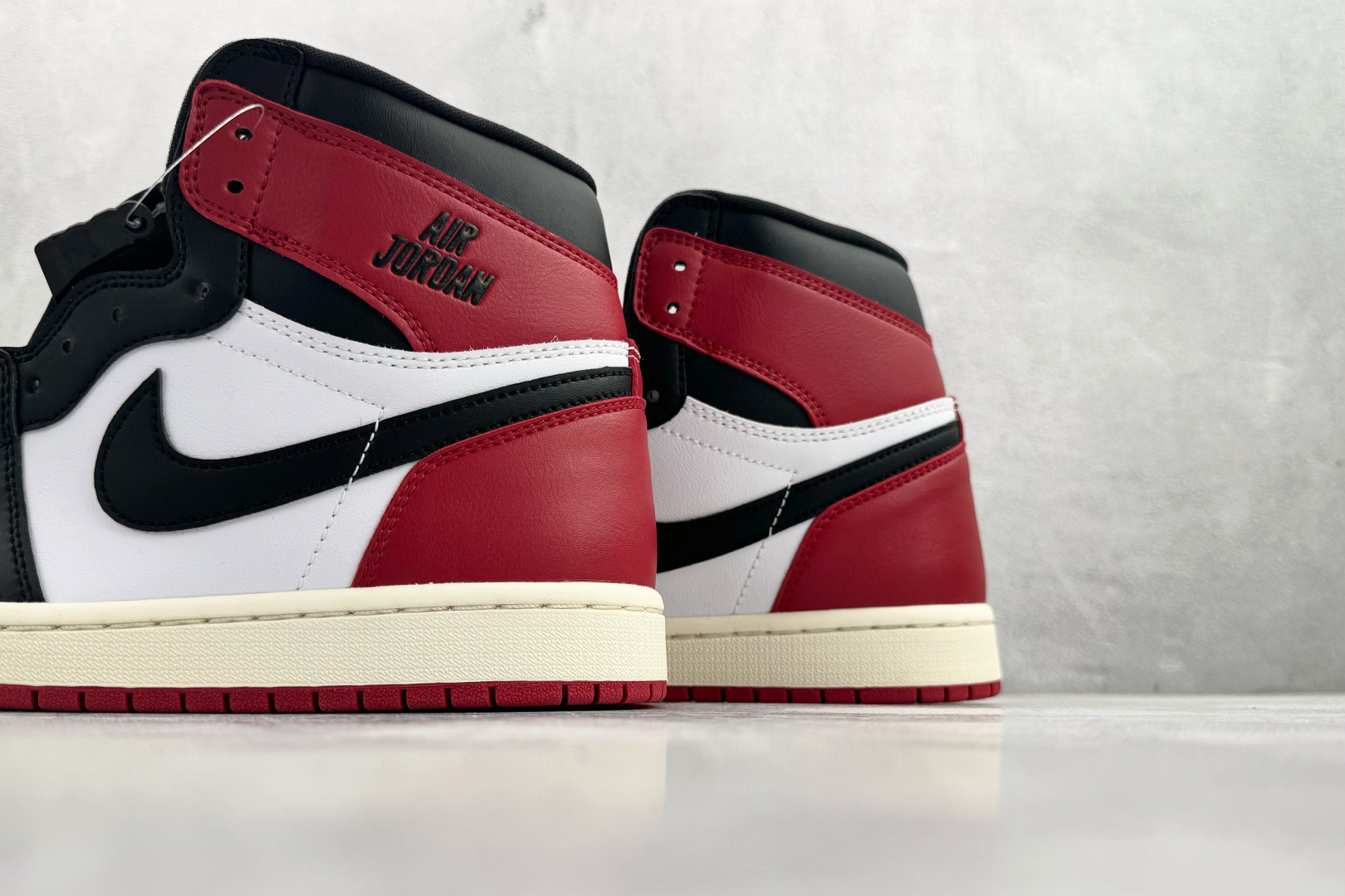 230 Jordan Air Jordan 1 High 红色 DZ5485-106