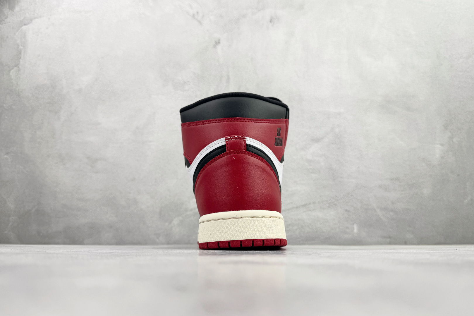 230 Jordan Air Jordan 1 High 红色 DZ5485-106