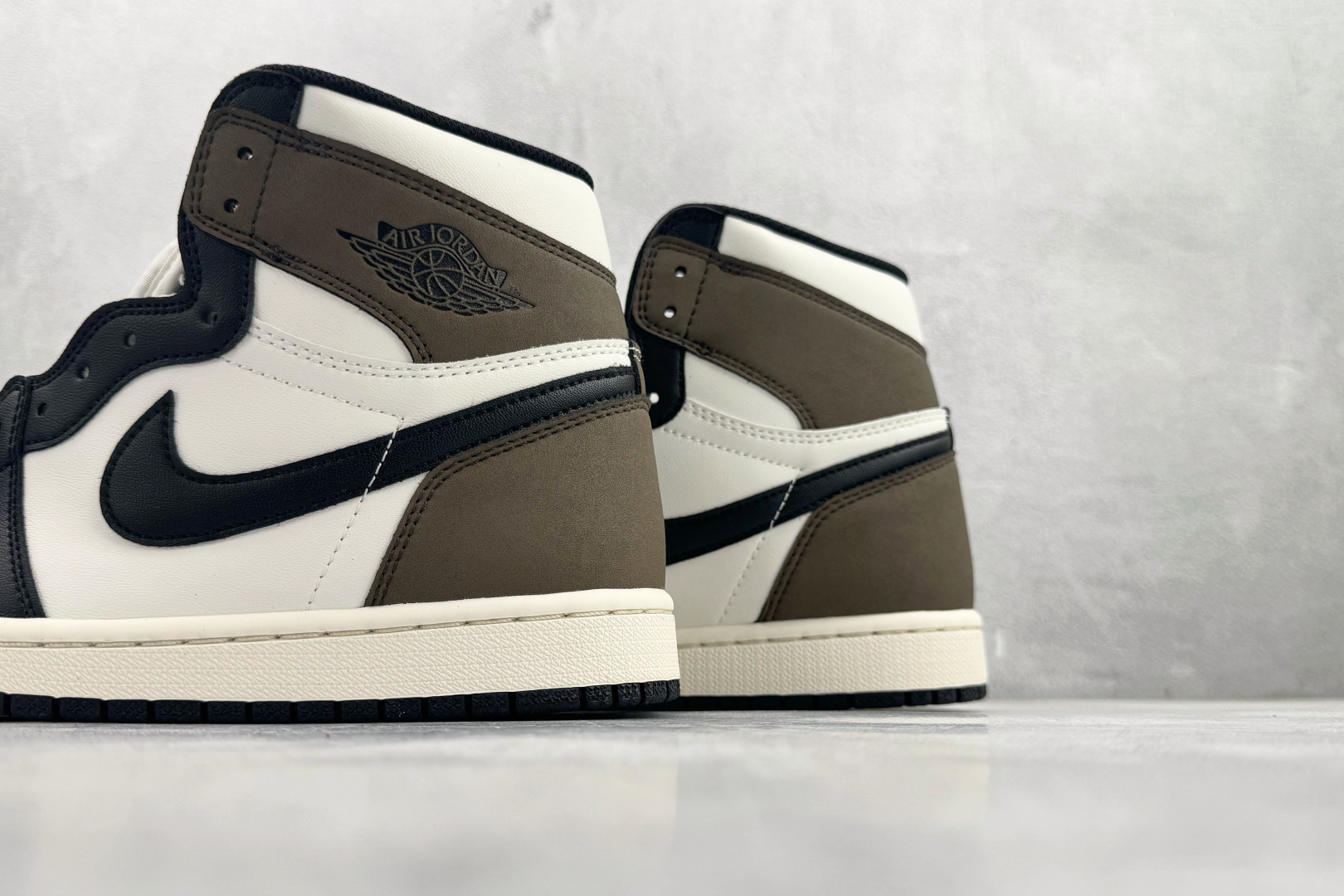230 Jordan Air Jordan 1 Retro High 黑摩卡 555088-105