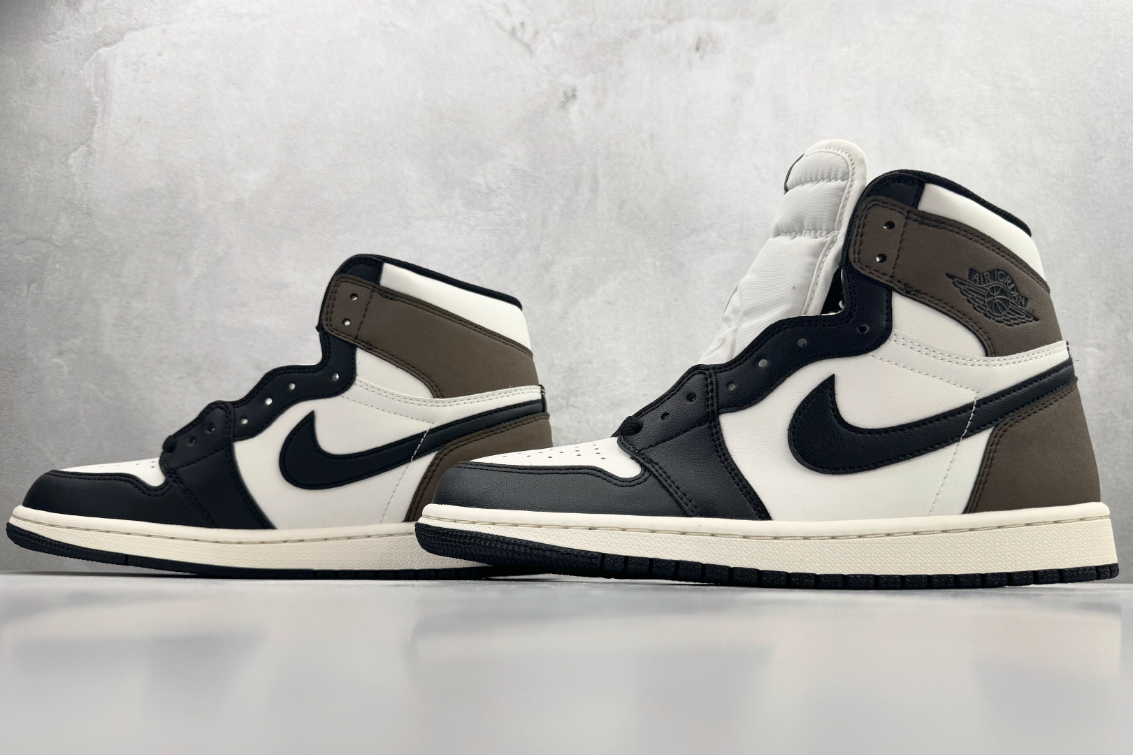 230 Jordan Air Jordan 1 Retro High 黑摩卡 555088-105