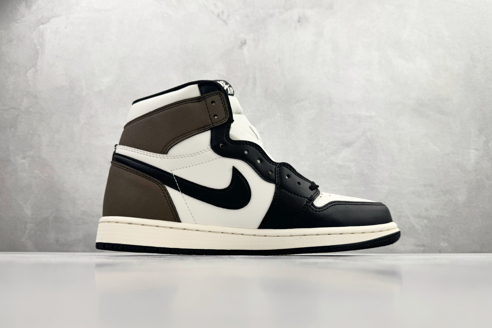 230 Jordan Air Jordan 1 Retro High 黑摩卡 555088-105