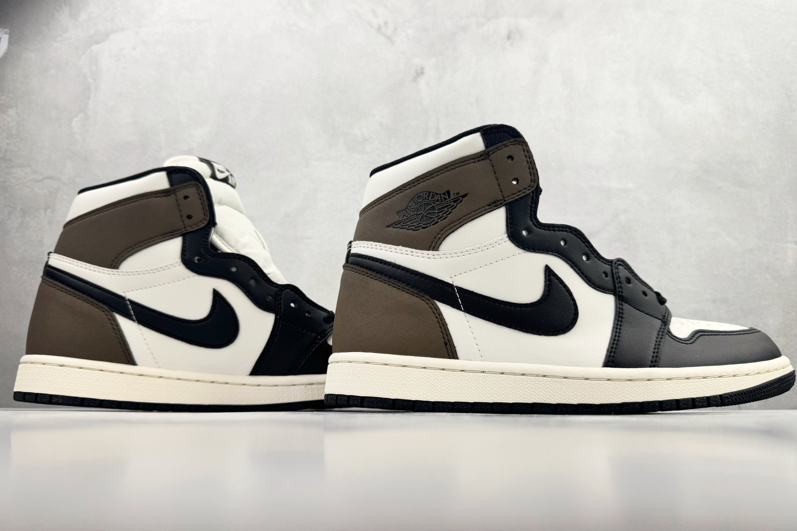 230 Jordan Air Jordan 1 Retro High 黑摩卡 555088-105