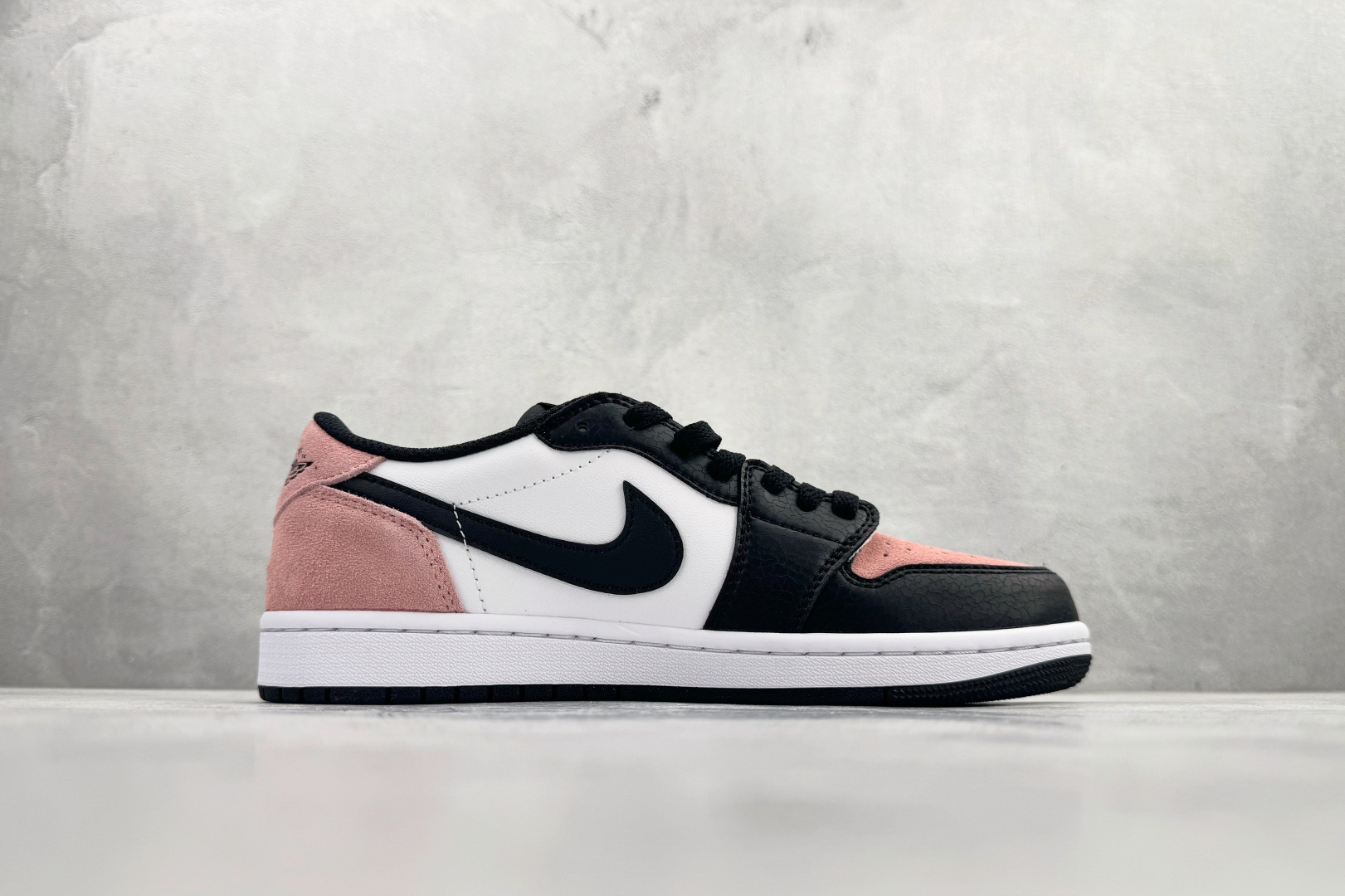 210 Jordan Air Jordan 1 retro low 黑粉色 CZ0790-061