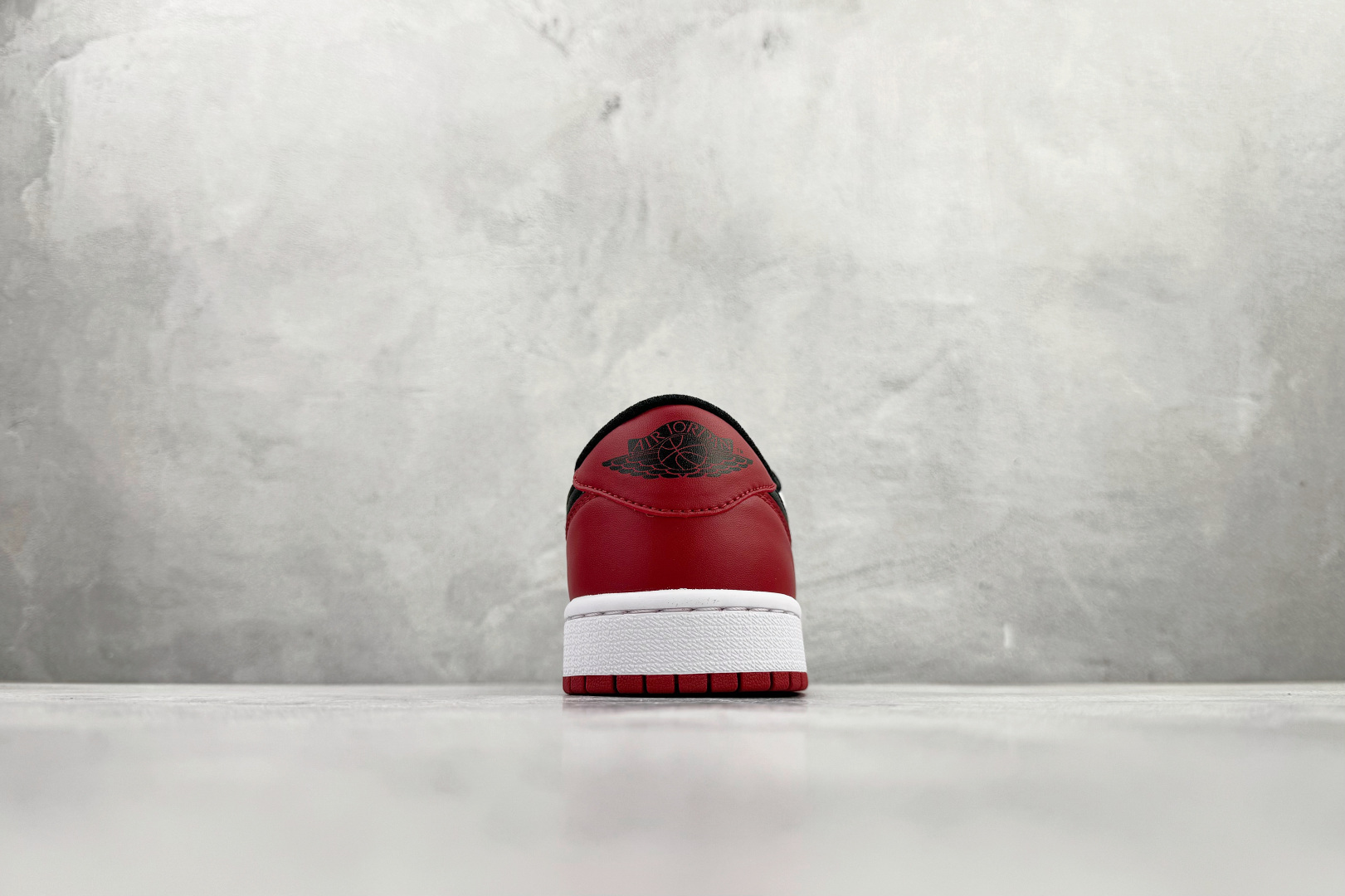 210 Jordan Air Jordan 1 retro low 红黑 CZ0858-106