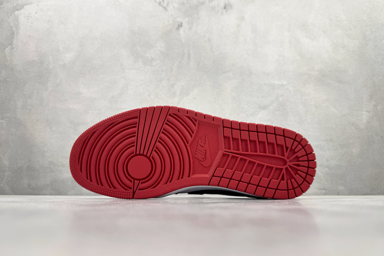 210 Jordan Air Jordan 1 retro low 红黑 CZ0858-106