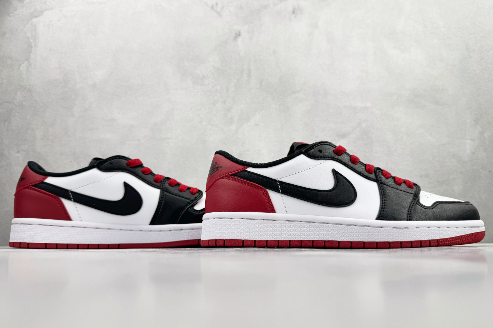 210 Jordan Air Jordan 1 retro low 红黑 CZ0858-106