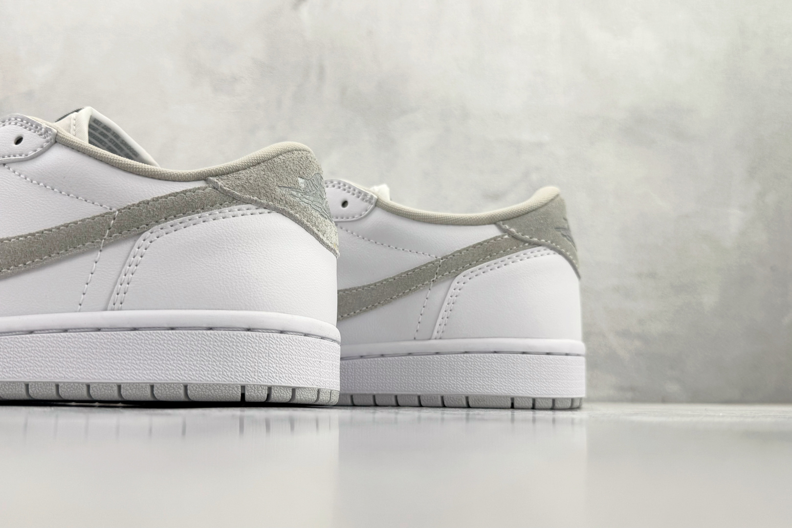 210 Jordan Air Jordan 1 retro low 灰白 CZ0790-100