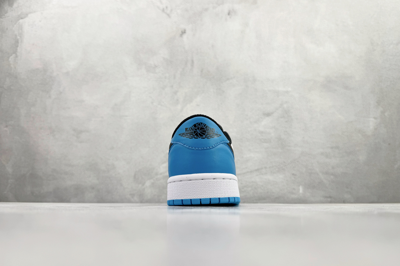 210 Jordan Air Jordan 1 retro low 黑白蓝 CZ0790-104