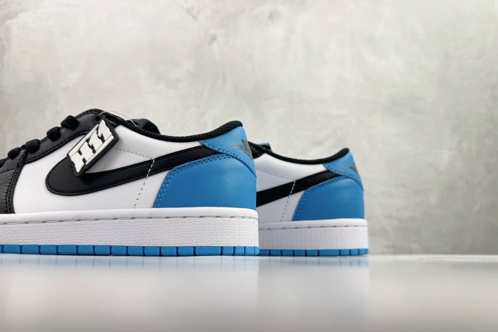 210 Jordan Air Jordan 1 retro low 黑白蓝 CZ0790-104