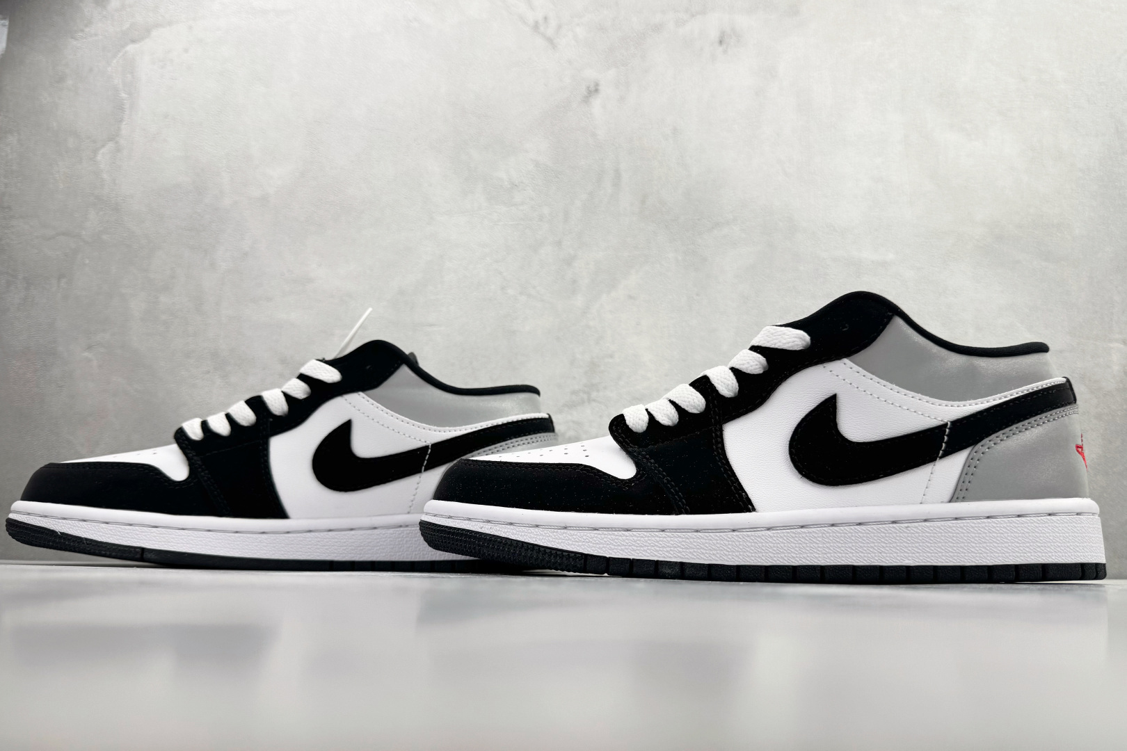 210 Jordan Air Jordan 1 low SE 黑白 HF3148-106