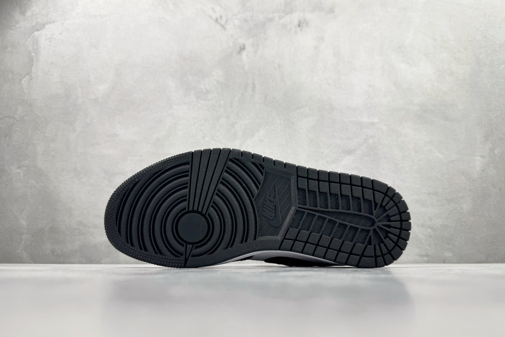 210 Jordan Air Jordan 1 low SE 黑白 HF3148-106