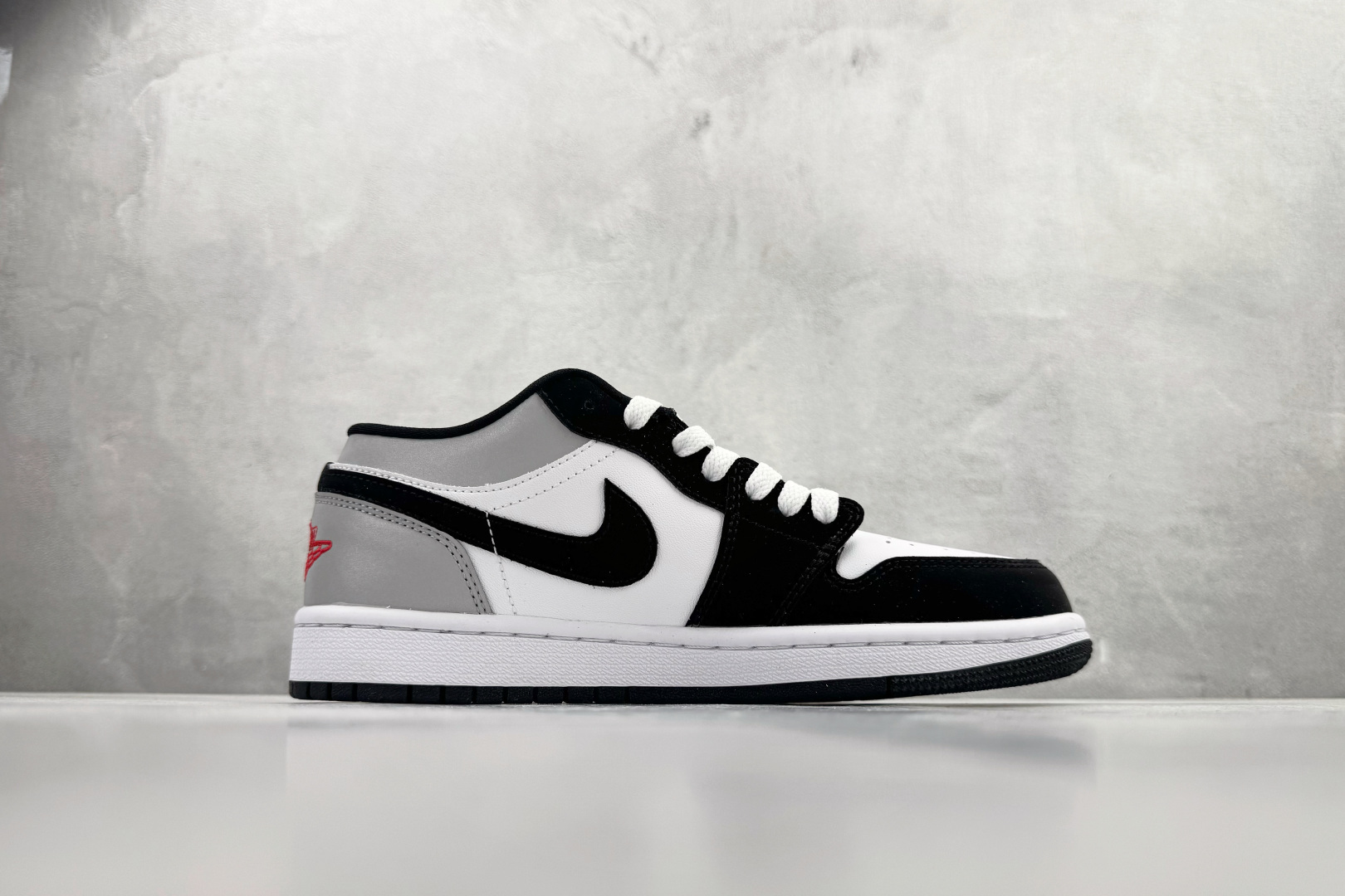 210 Jordan Air Jordan 1 low SE 黑白 HF3148-106