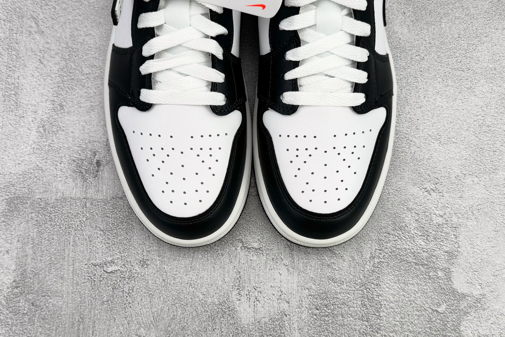 210 Jordan Air Jordan 1 low 白黑 553558-153
