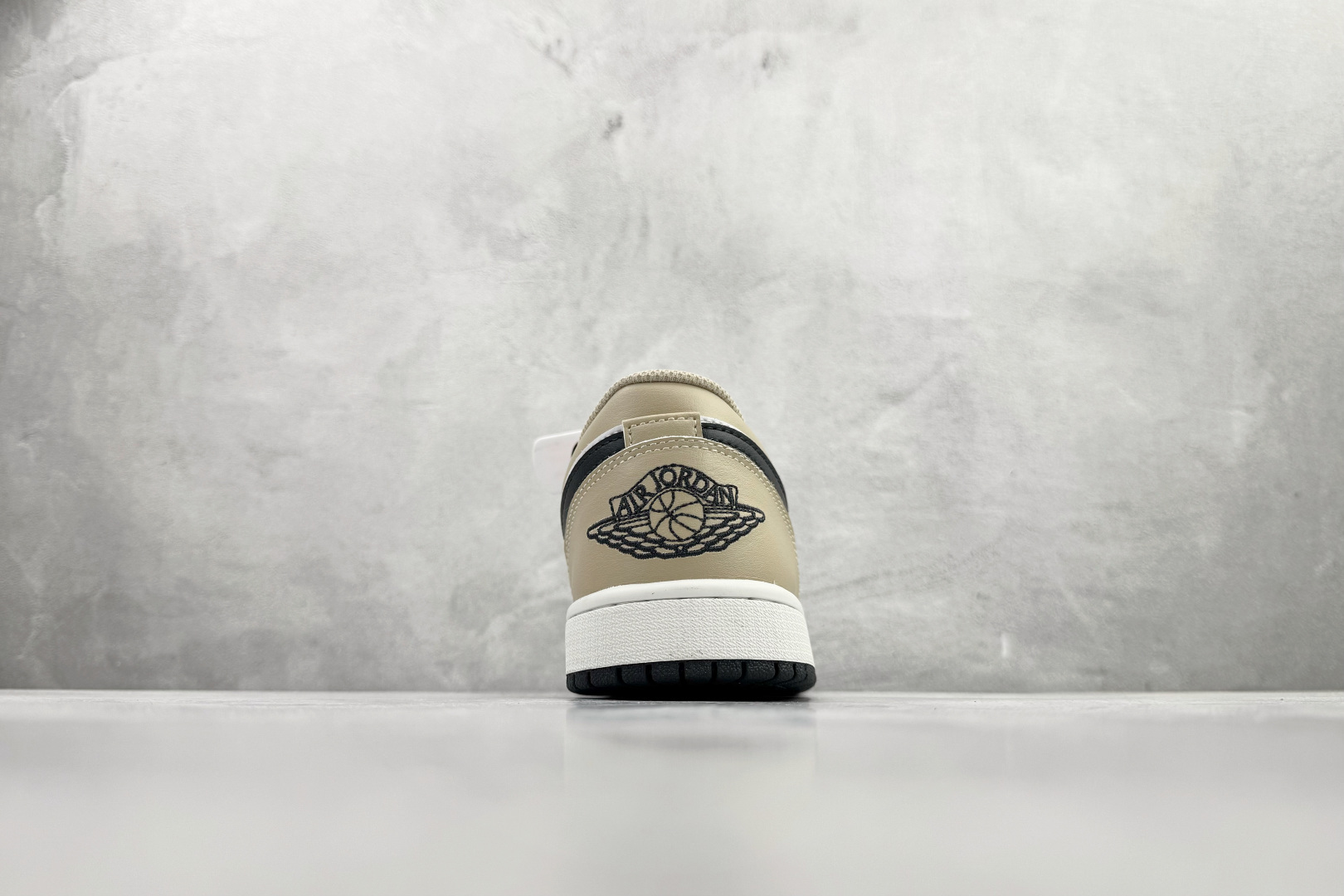 210 Jordan Air Jordan 1 low 白黑 553558-153