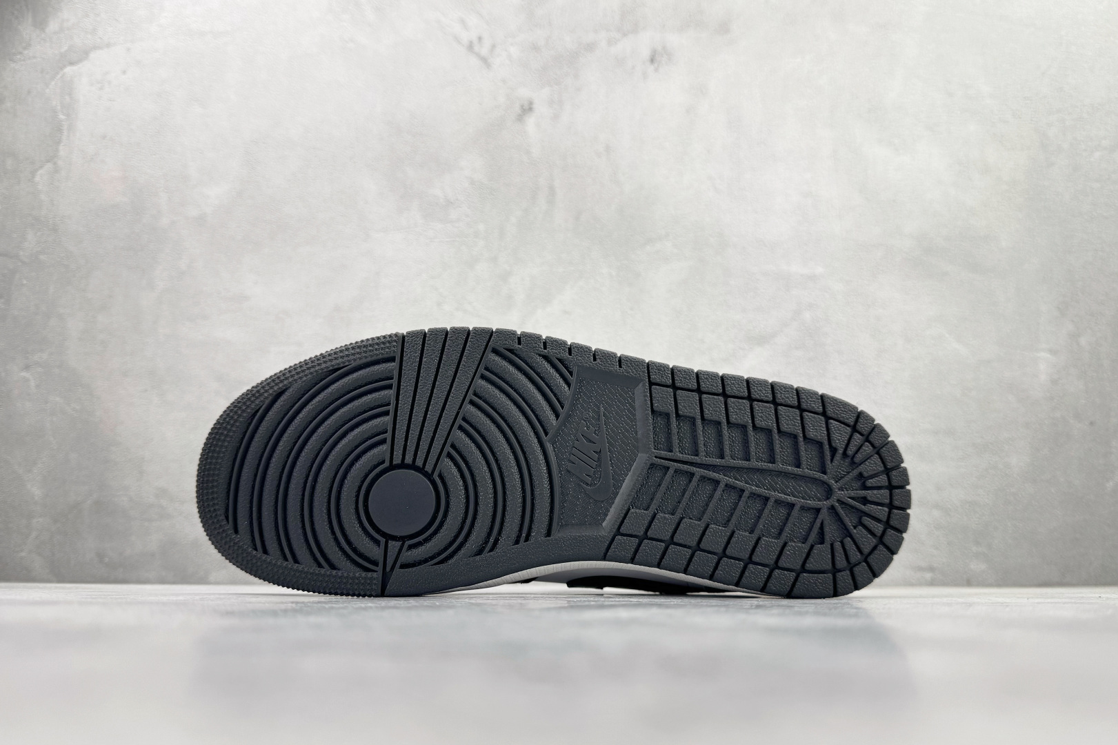 210 Jordan Air Jordan 1 low 白黑 553558-153