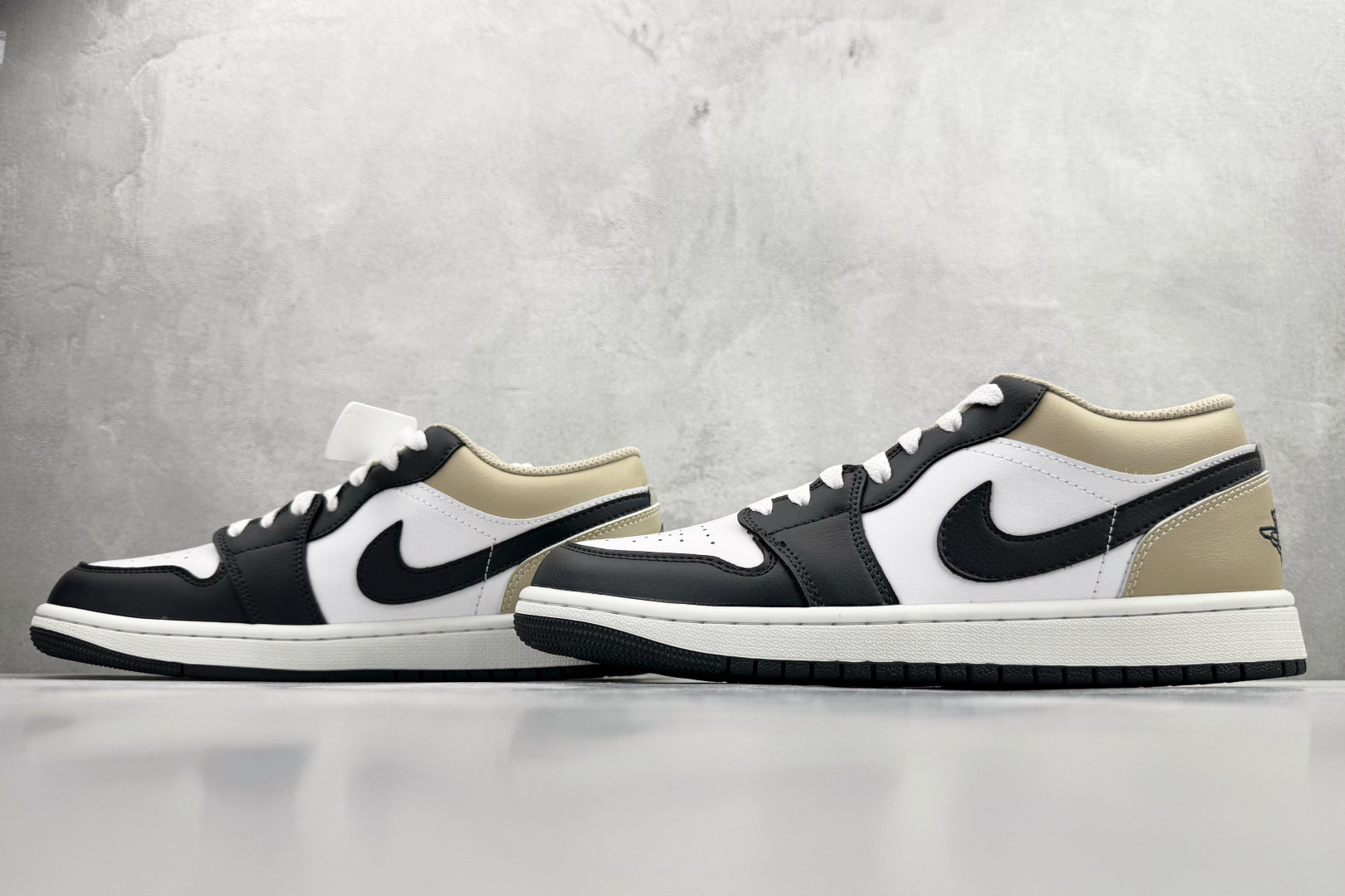 210 Jordan Air Jordan 1 low 白黑 553558-153