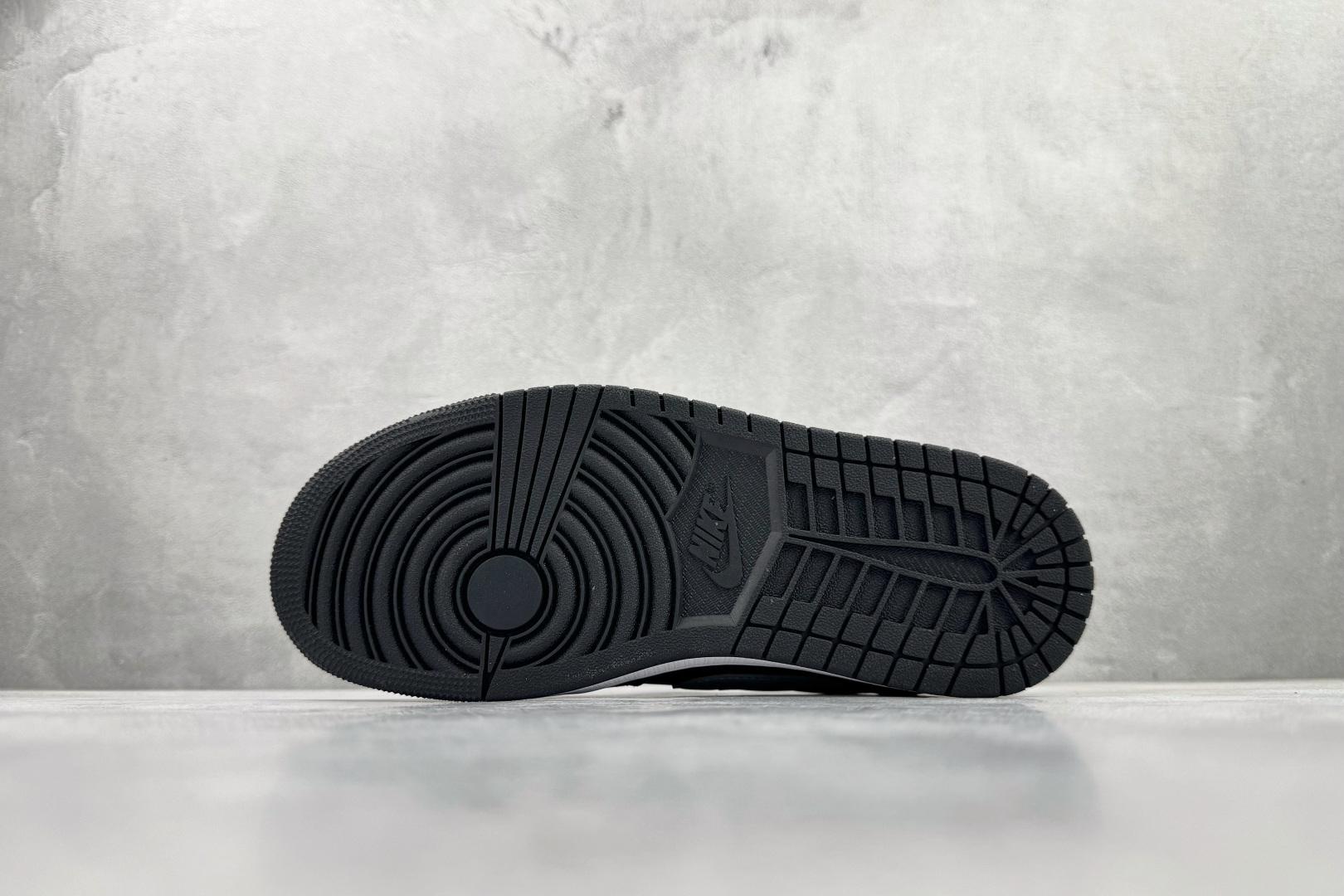 210 Jordan Air Jordan 1 retro low 黑灰 CZ0790-003