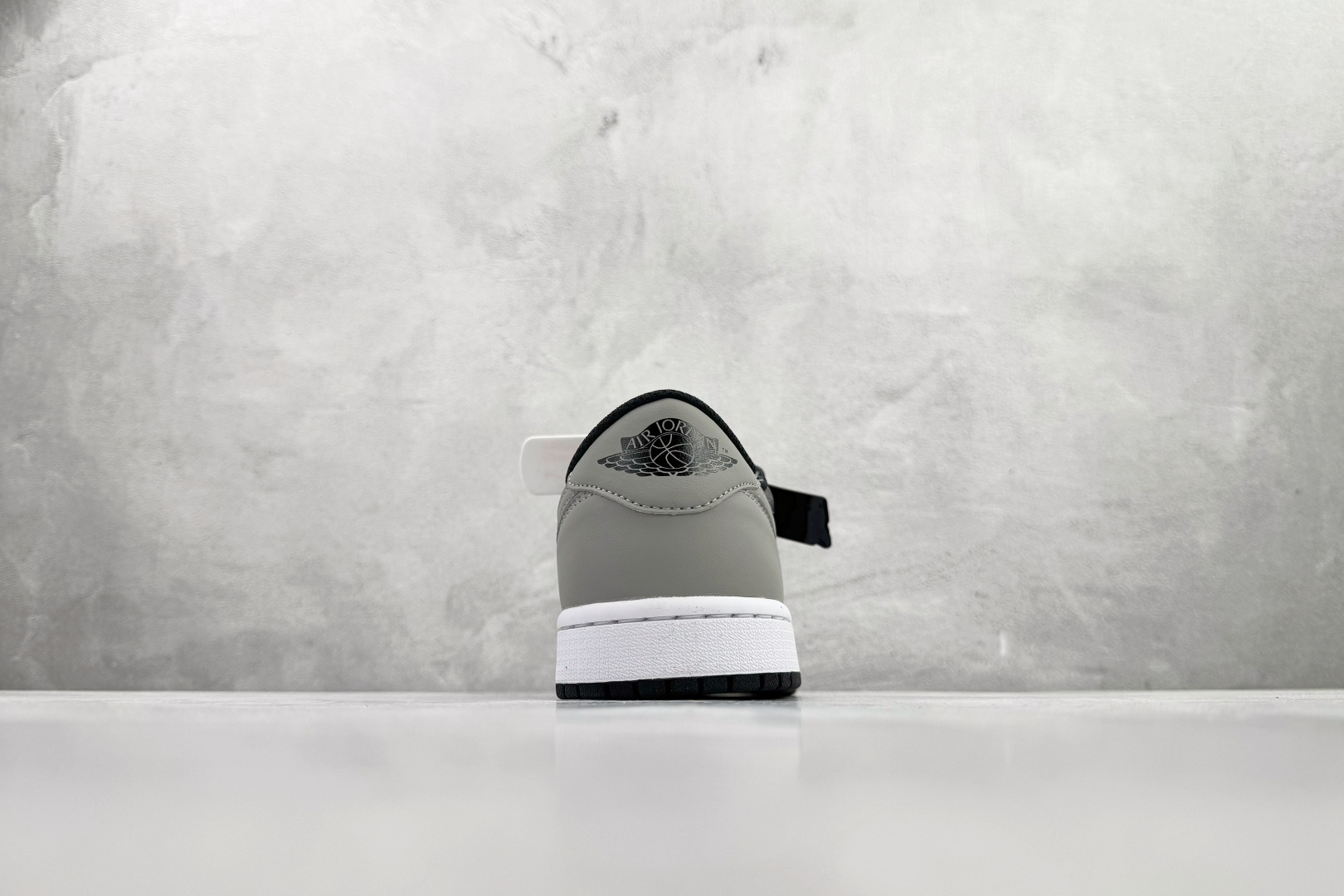 210 Jordan Air Jordan 1 retro low 黑灰 CZ0790-003
