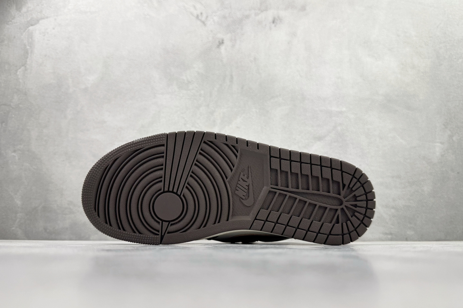 230 Jordan Air Jordan 1 retro low 棕色 FD2596-200