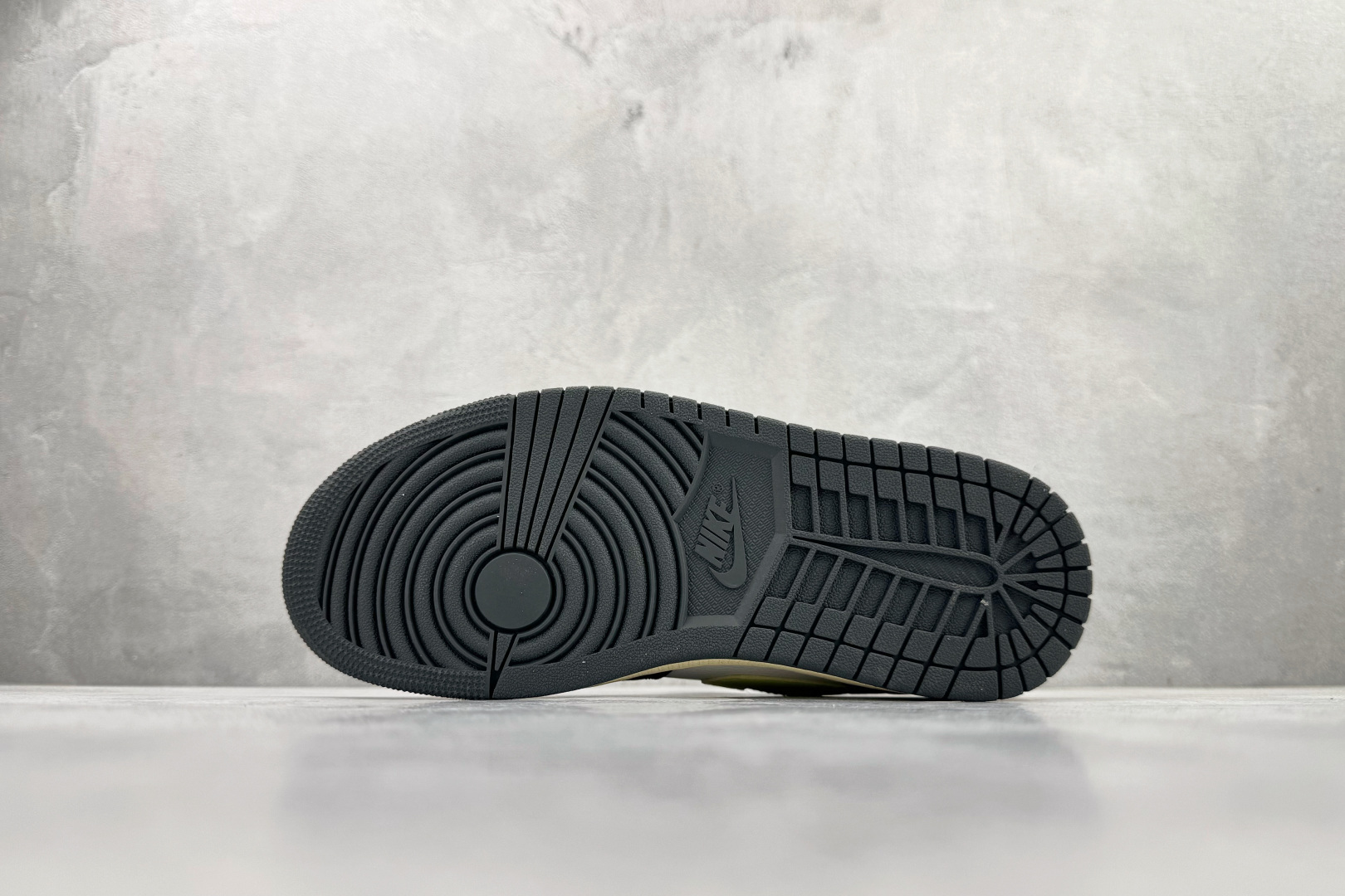 210 Jordan Air Jordan 1 low SE 黑白 HQ3009-003