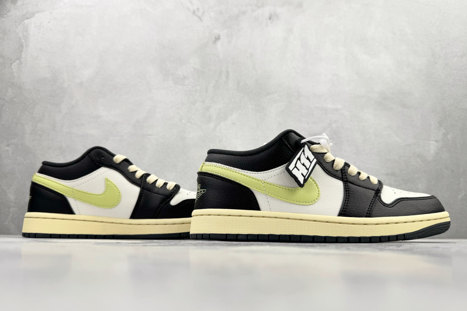 210 Jordan Air Jordan 1 low SE 黑白 HQ3009-003