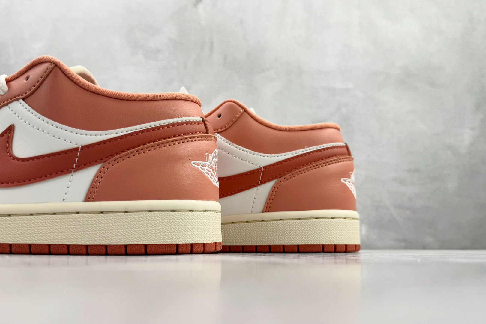 210 Jordan Air Jordan 1 low 白粉 DC0774-180