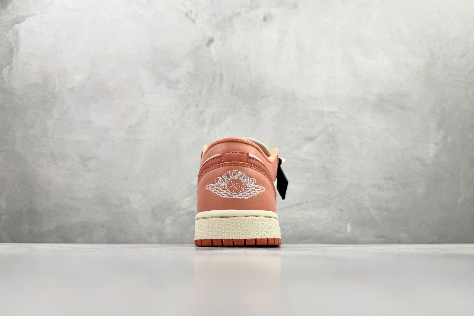 210 Jordan Air Jordan 1 low 白粉 DC0774-180
