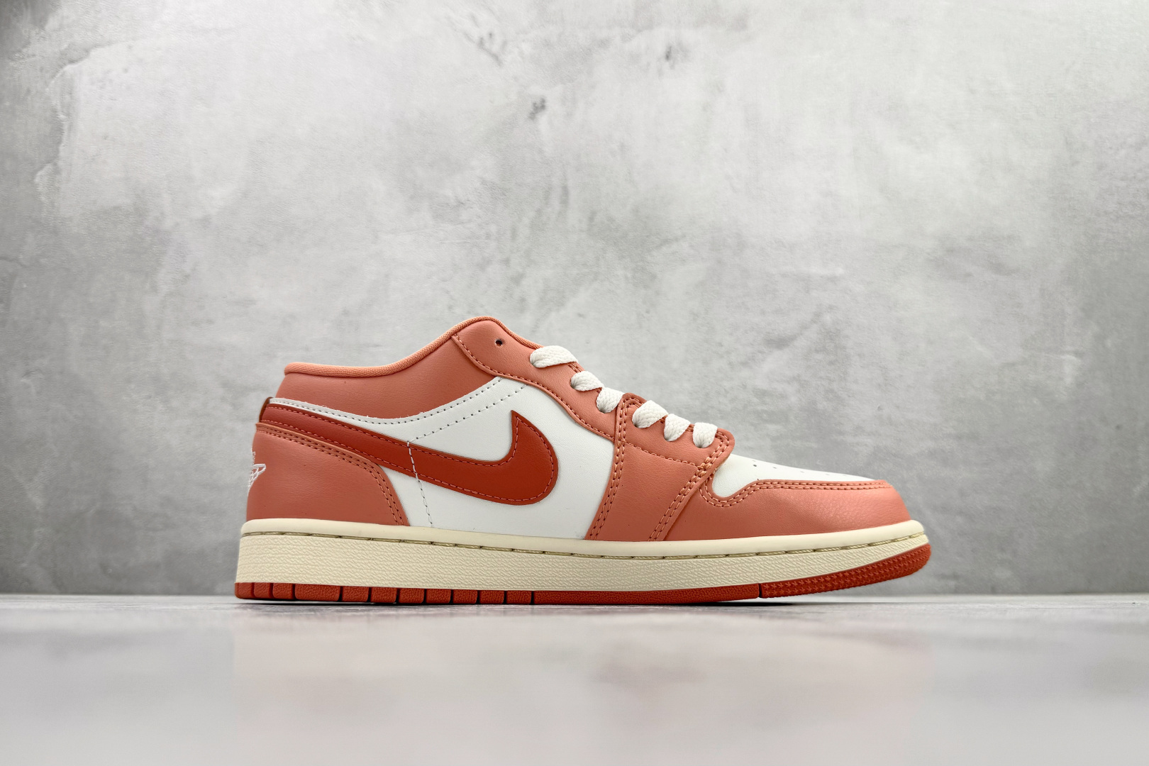 210 Jordan Air Jordan 1 low 白粉 DC0774-180