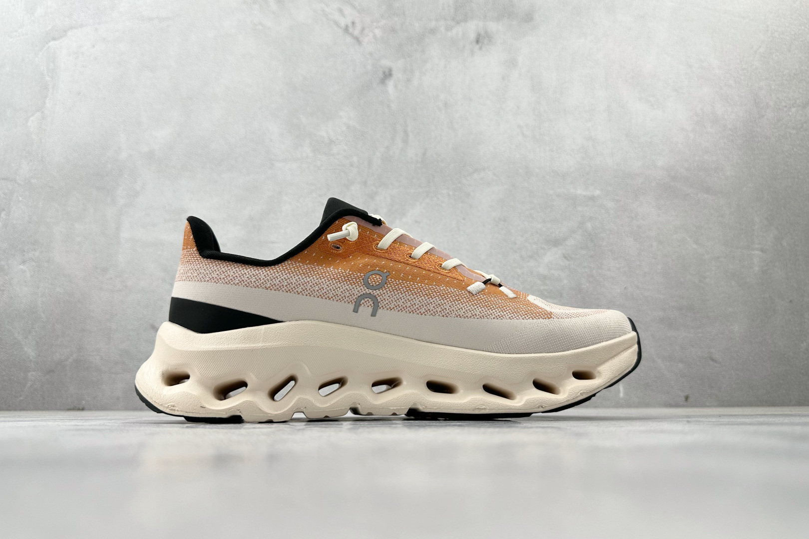 180 On昂跑 Cloudtilt 杏仁色 3WF30834527