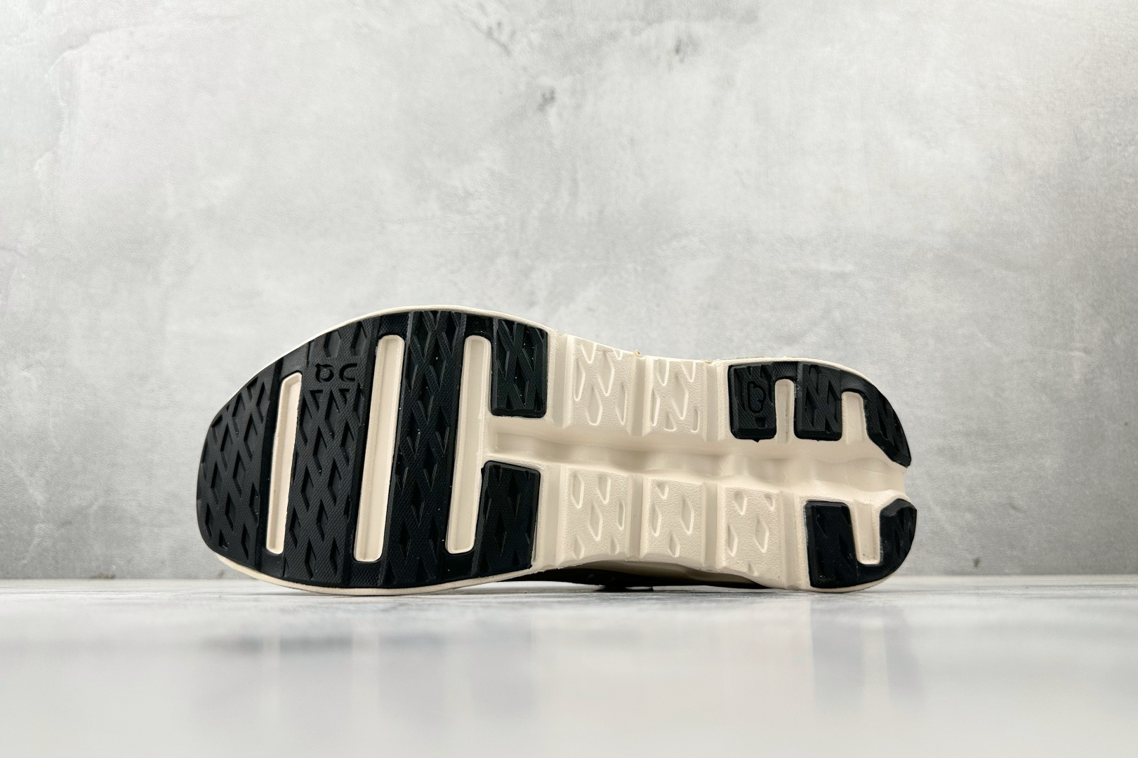 180 On昂跑 Cloudtilt 杏仁色 3WF30834527