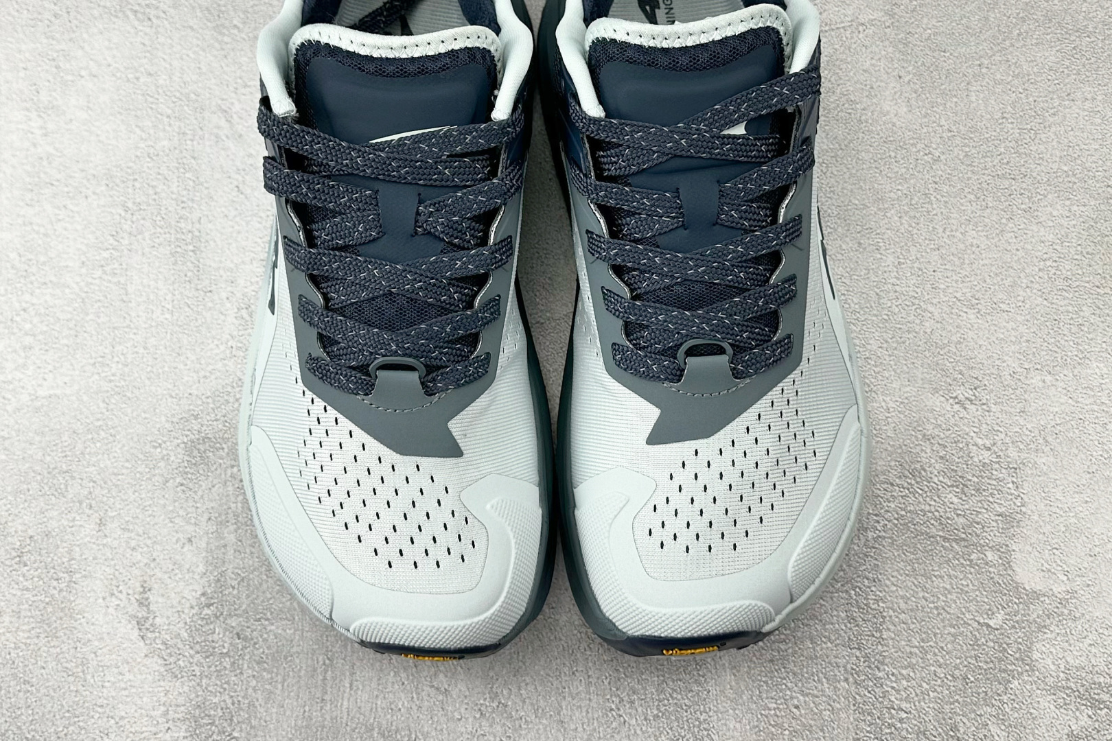 220 平台专供 Altra OLYMPUS 6 深蓝色 AL0A85NJ442