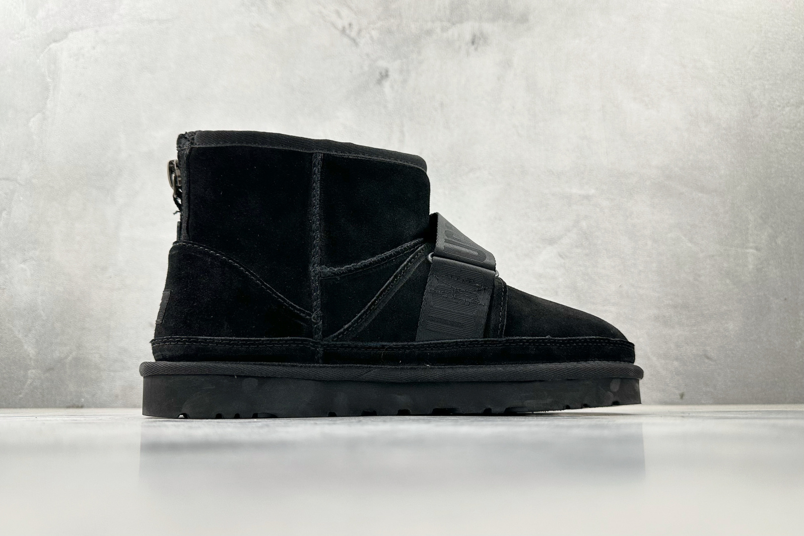 Top 280 UGG W CLASSIC MINI II 黑色 1135013-BLK