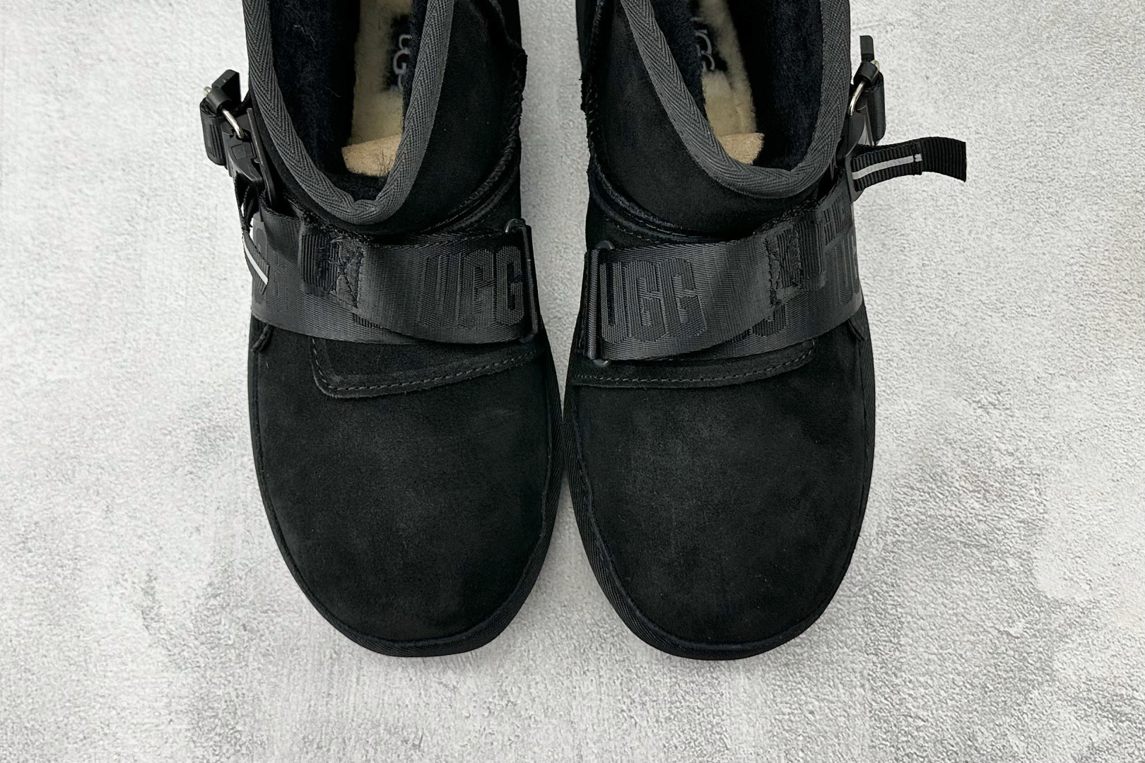 Top 280 UGG W CLASSIC MINI II 黑色 1135013-BLK