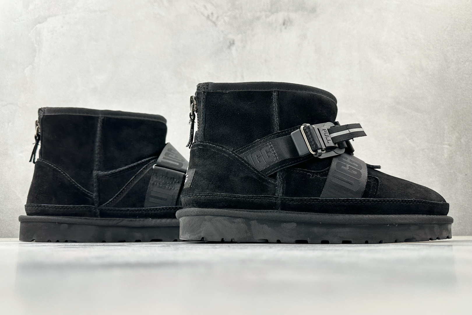 Top 280 UGG W CLASSIC MINI II 黑色 1135013-BLK