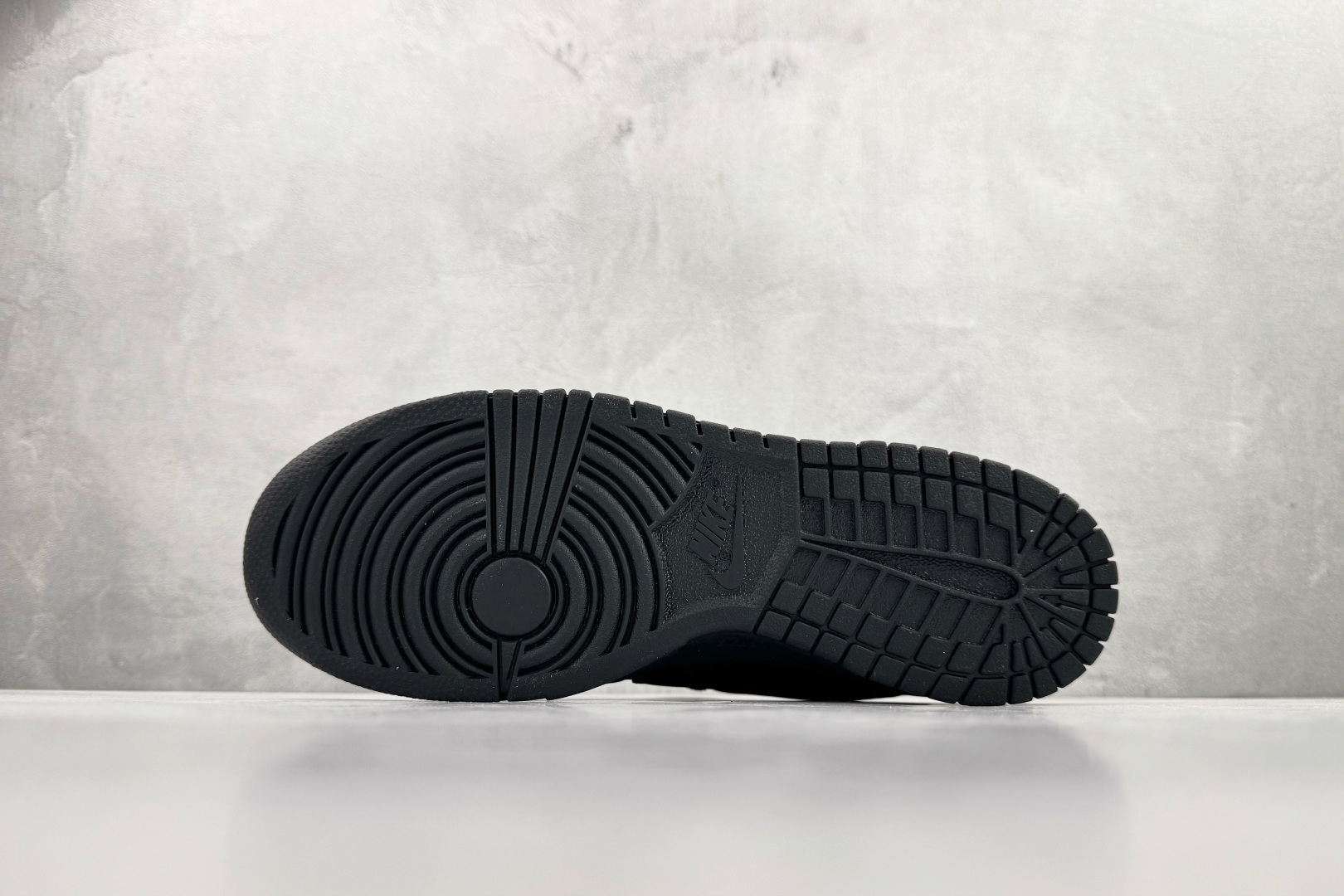 340 Nike x Supreme Dunk SB Low 黑色 HQ8487-001